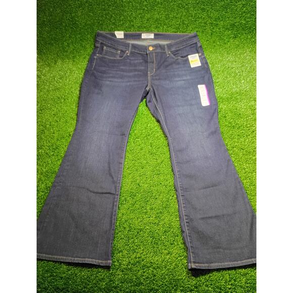 Levi Strauss & Co. Denim - Levi Strauss & Co. Mid-Rise Bootcut Jeans 18S